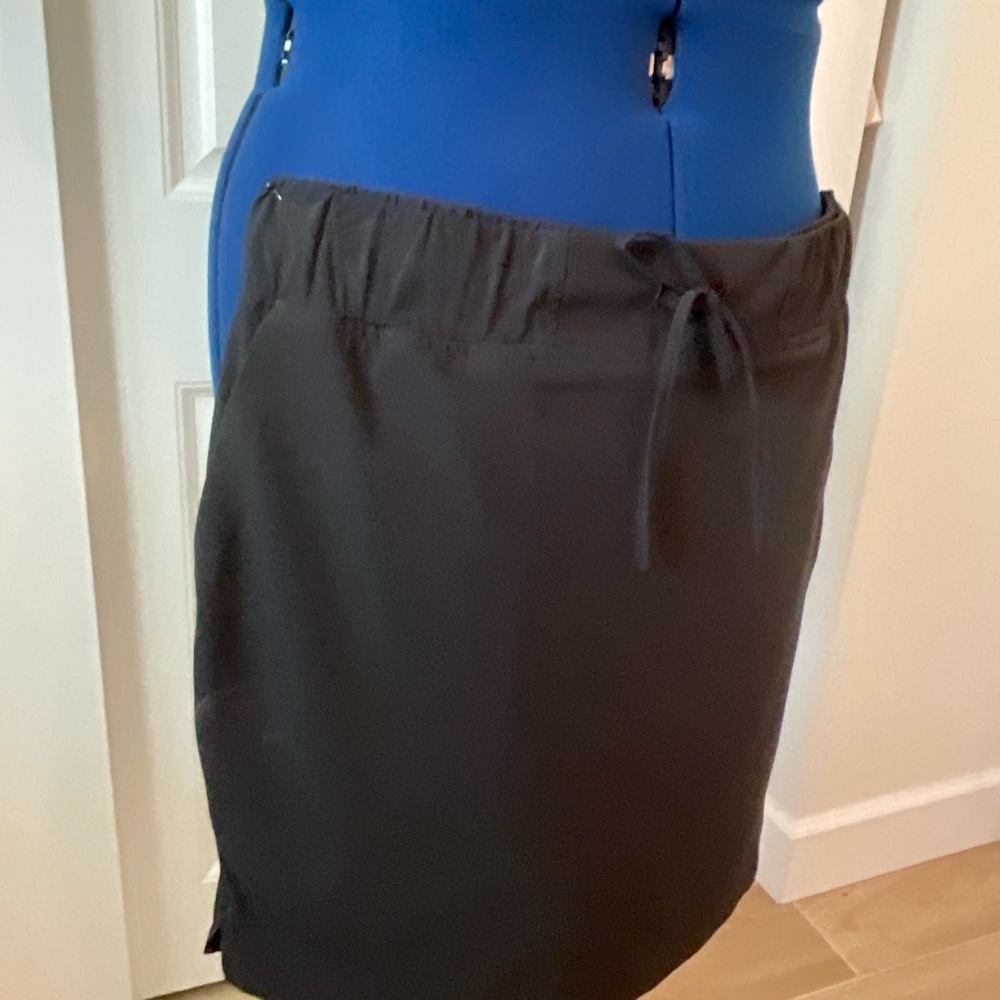 J Jill Black Windbreaker Skort size M